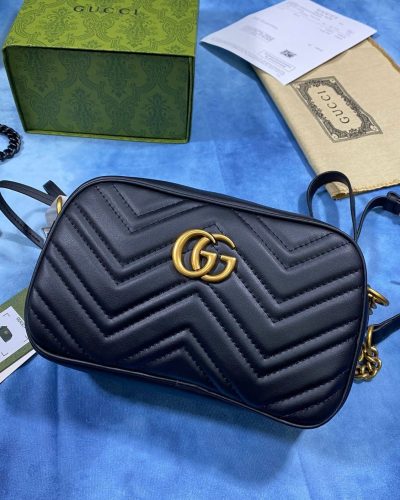 Gucci Women’s Marmont GG Shoulder Bag golden logo