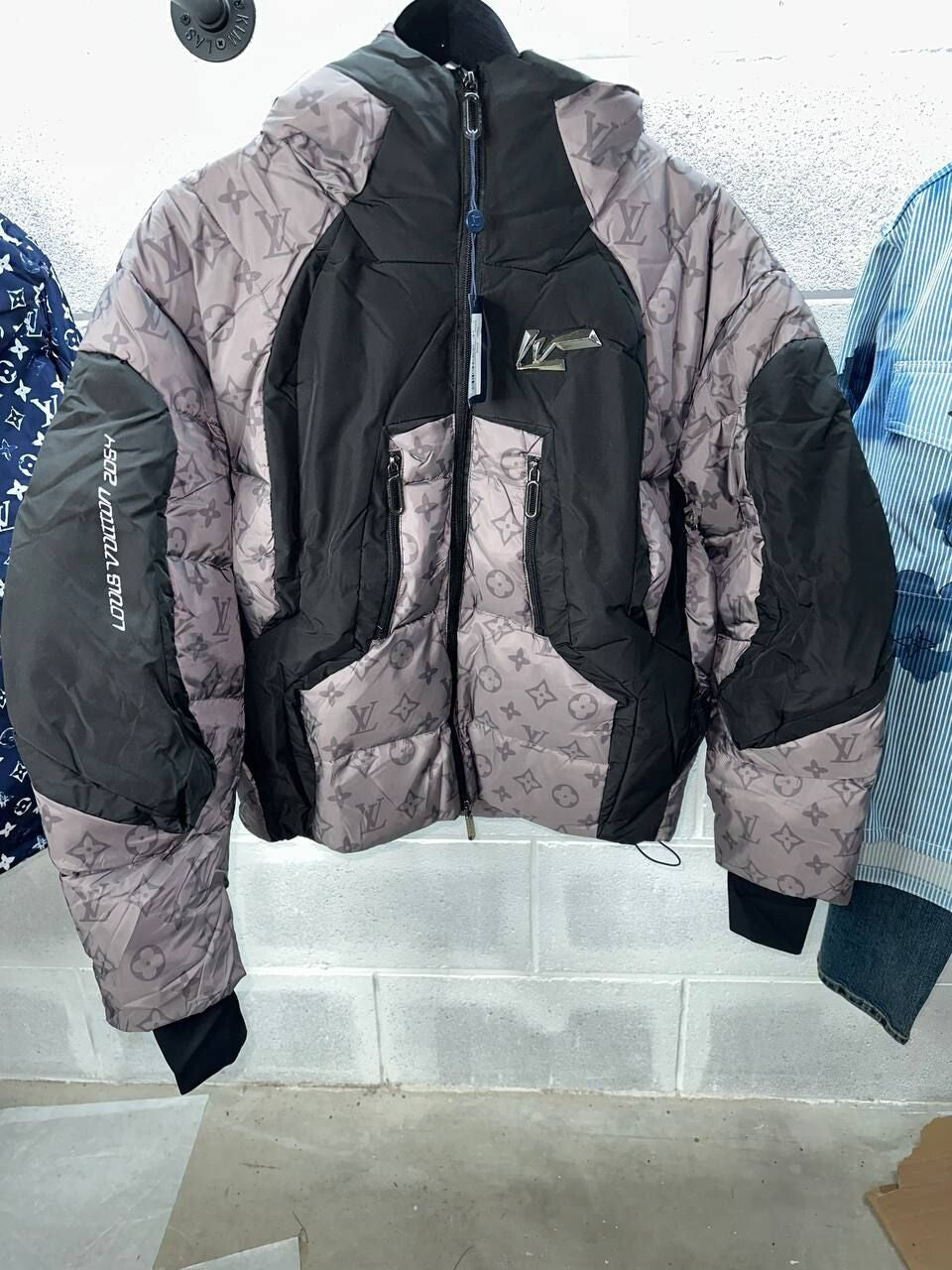 Louis Vuitton Heat-Reactive Puffer Down Reps AAA Quality Hooded Jacket