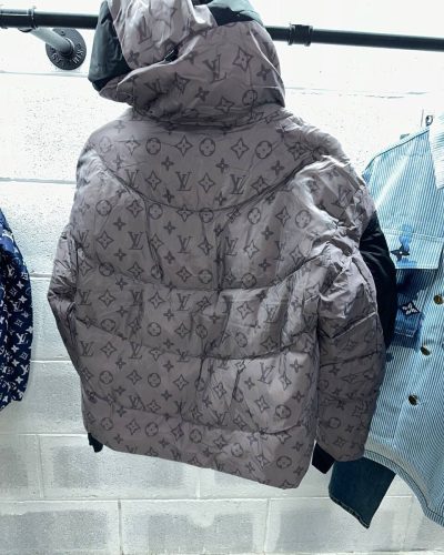Louis Vuitton Heat-Reactive Puffer Down Reps AAA Quality Hooded Jacket1 Louis Vuitton Heat-Reactive Puffer Down Reps AAA Quality Hooded Jacket