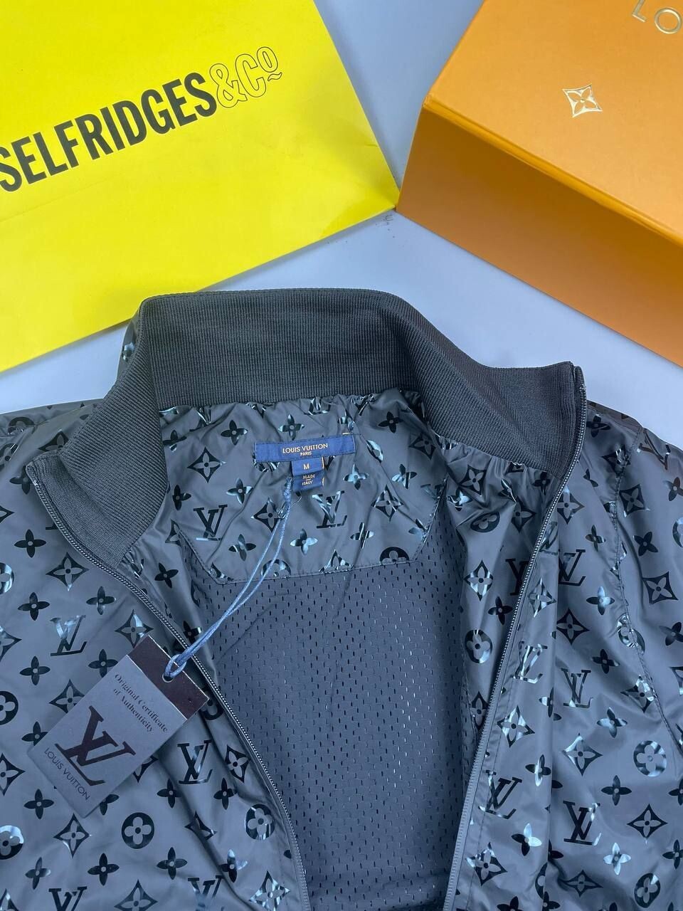 Louis Vuitton LV Logo Zip-Up Hooded Jacket for Men - Image 5