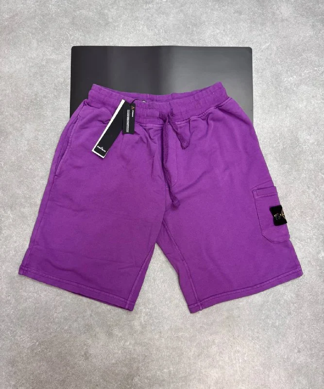 Stone Island Garment-Dyed Fleece Bermuda Cargo Replica Shorts purple color